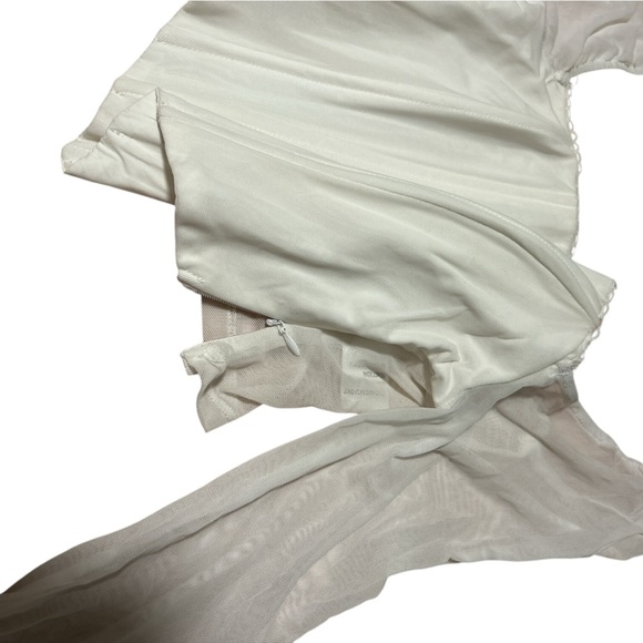 Elegant Off-White Lace Corset and Sheer corset long Sleeves bundle - Picture 3 of 10